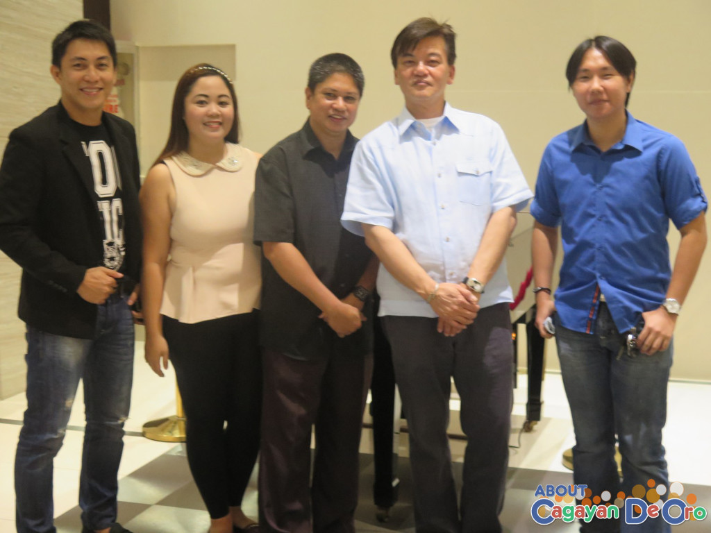 Acadeo Team with General Manager