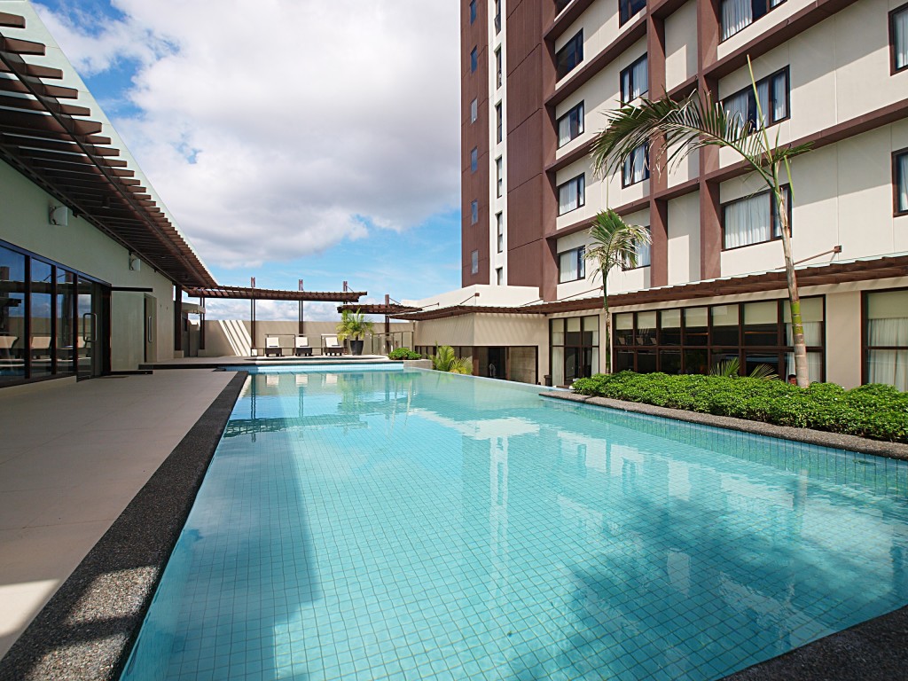 Seda Centrio Adult Pool