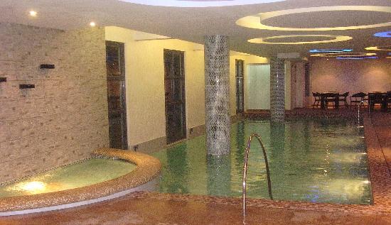 mallberry suites swimming pool