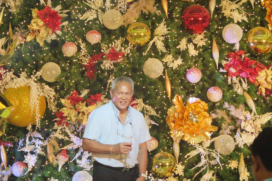 SM CDO Downtown Premier Lights Up The Tallest Christmas Tree In CdeO