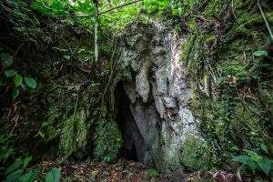 Kisolok Cave