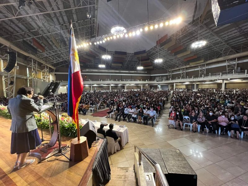 look-prc-holds-oath-taking-of-new-professional-teachers-limketkai-atrium